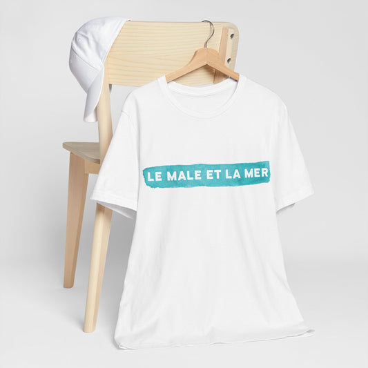 Surfer Shirt "Le Male et la Mer" | Relaxed Summer Vibe | Unisex Casual Wear, Beach Shirt Flat Art, Wellen, Minimalistisches Design