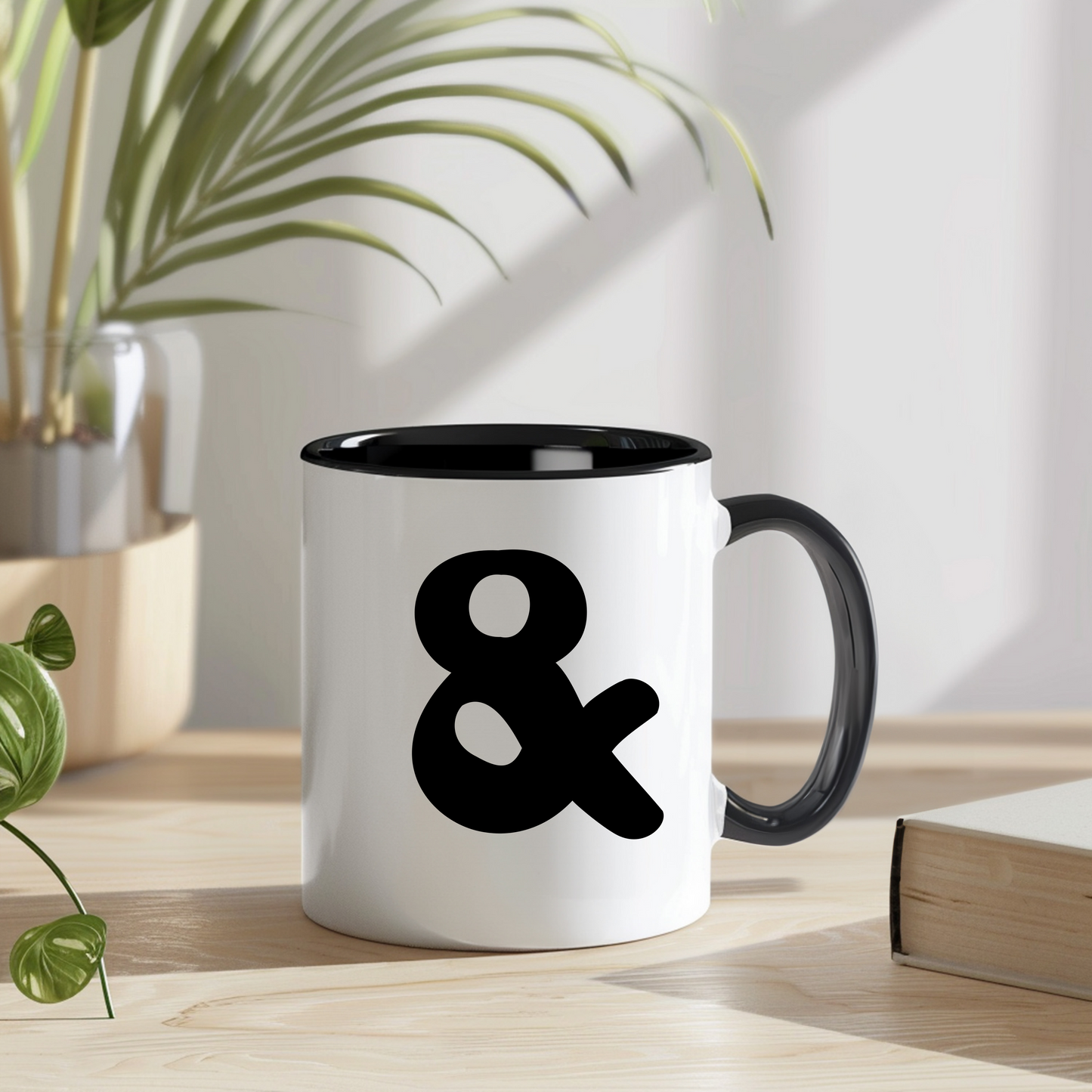 Personalisierte Tasse "Mare" mit Initiale - Stilvolles Design in Schwarz-Weiß